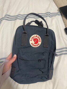 LIKE NEW: Fjallraven mini backpack, navy blue